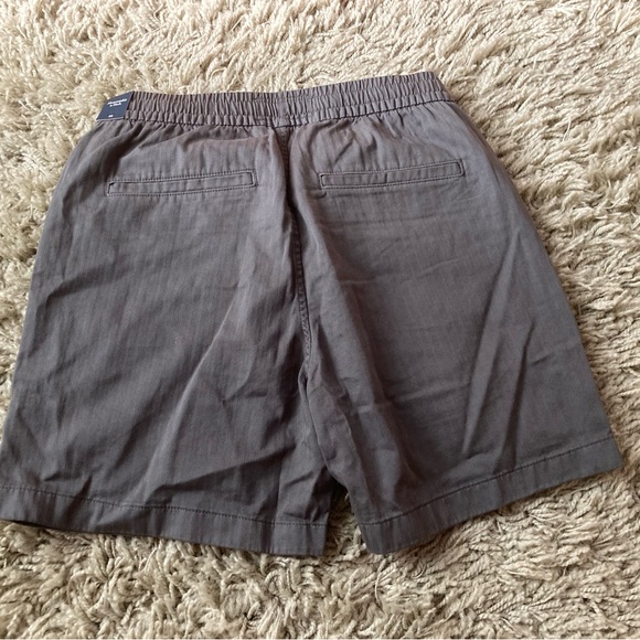 Abercrombie & Fitch shorts, 28, not worn - Picture 2 of 4